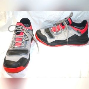 🌹🌹Keen Athletic Shoes Size 8🌹🌹
